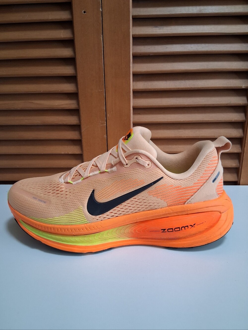 Nike Vomero 18 Orange Chalk/Black Volt Men's Running Shoe * Size: 8.5